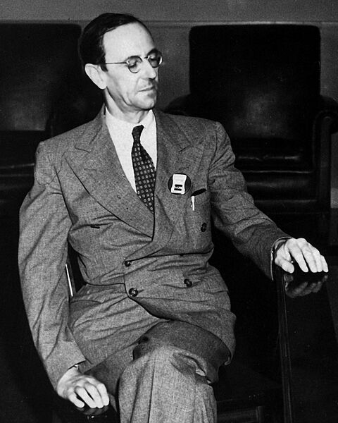 File:Biography James Chadwick.jpg