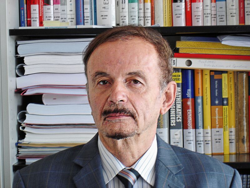 File:Biography Harald Fritzsch.jpg